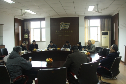 嘉兴市教育基金会理事长俞四兴一行来嘉兴一中实验学校调研
