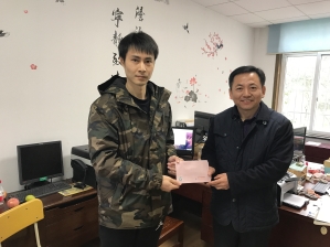 市教育基金会将困难学生补助金送至三区教文体局