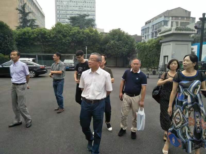 嘉兴市教育基金会赴成都市教育基金会考察学习